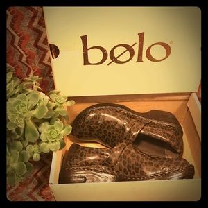 New BOLO Leopard Clog Shoes Sz 7